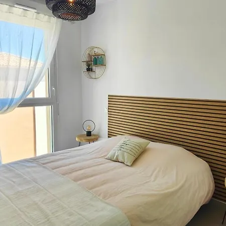 Apartment Spacious With Lovely Terrace Saint-Raphael (Var)